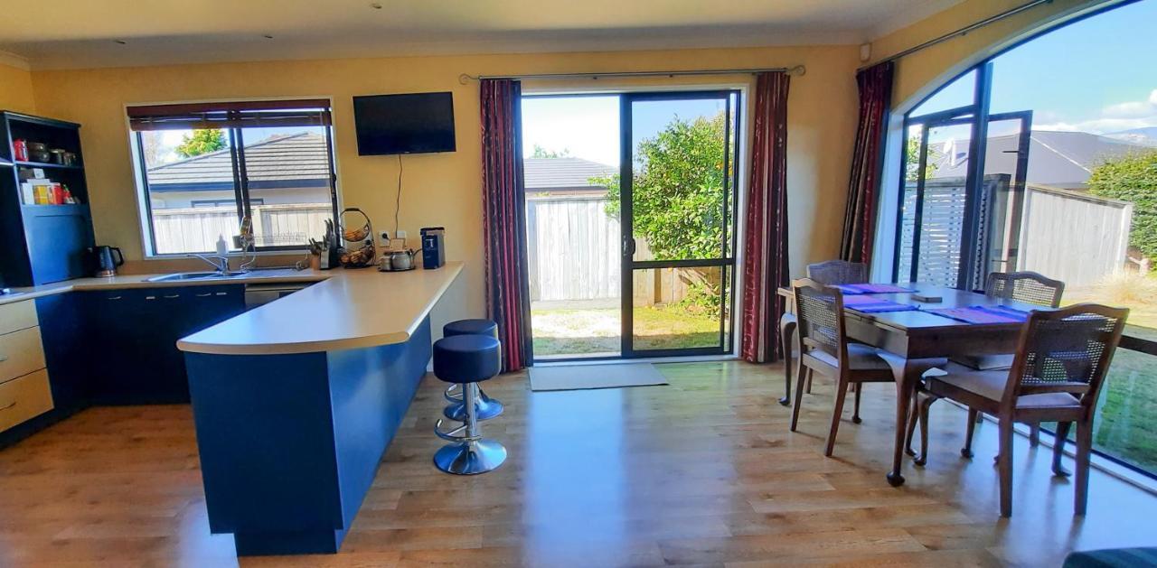 Quiet Homestay, Private Room With Own Bathroom Paraparaumu Exterior foto